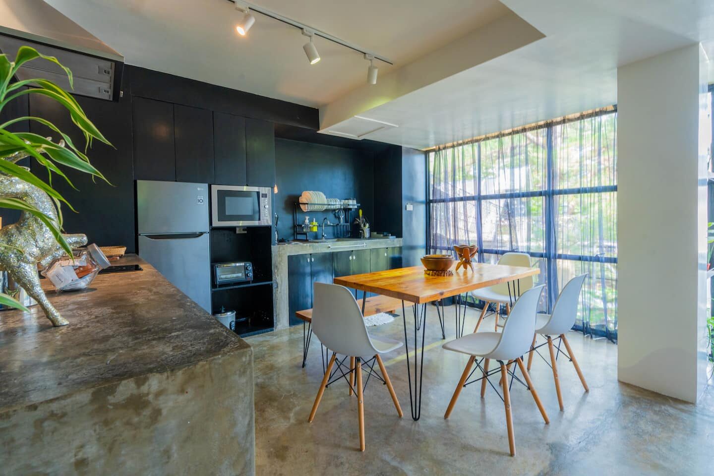 Kitchen and Dining 2